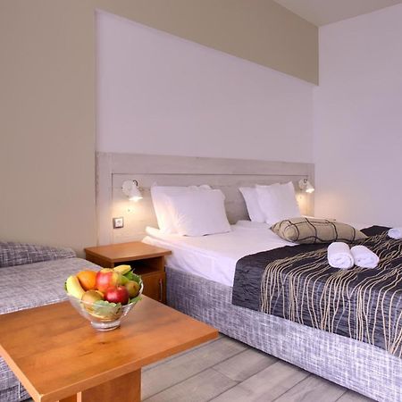 Luna Beach Hotel Golden Sands Exteriör bild