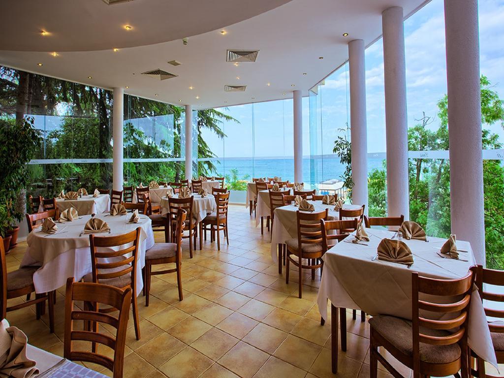 Luna Beach Hotel Golden Sands Exteriör bild