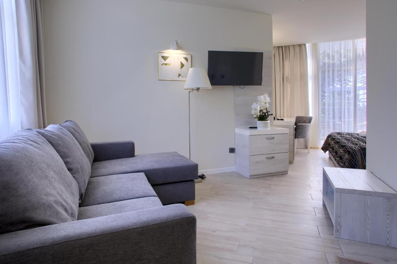Luna Beach Hotel Golden Sands Exteriör bild
